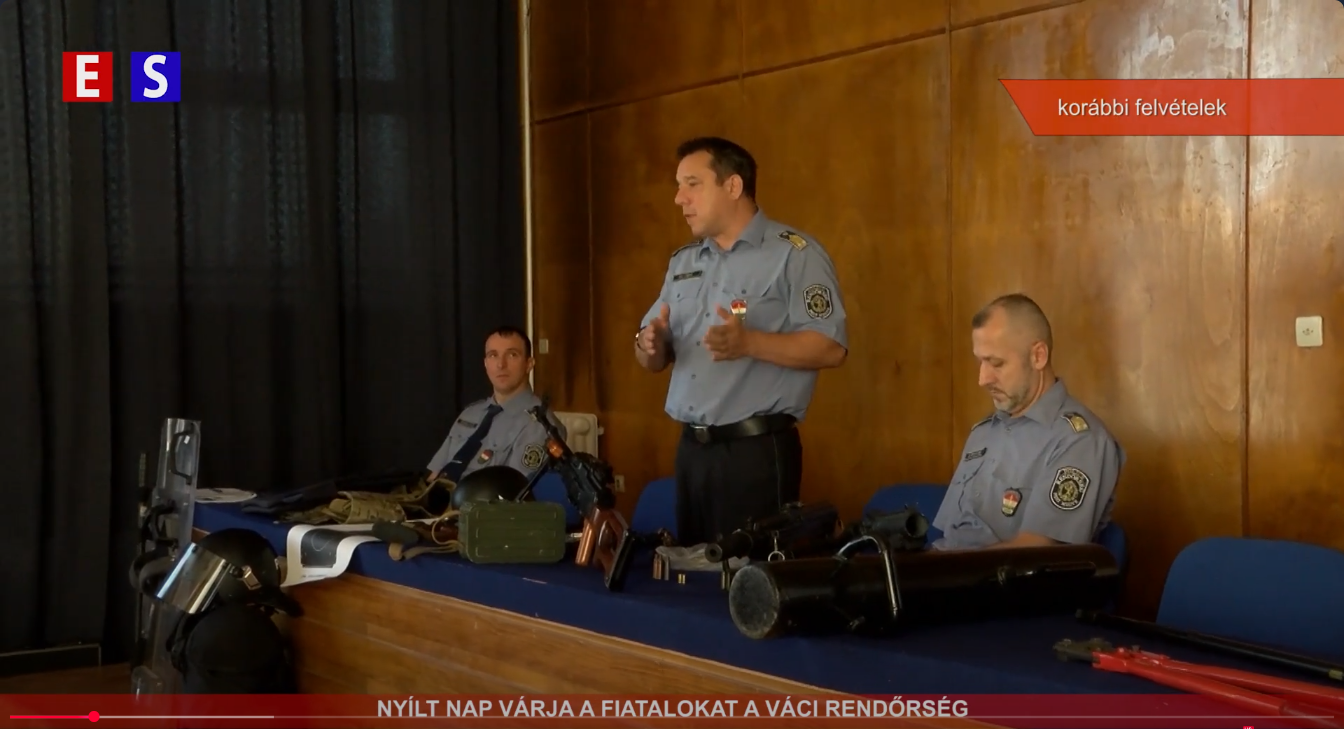 Nyílt napra várja a fiatalokat a váci rendőrség