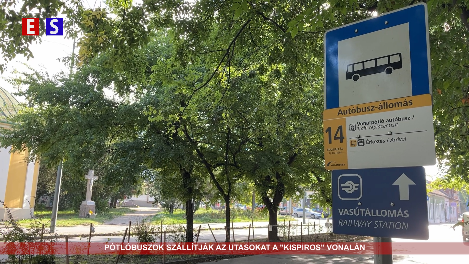 Pótlóbuszok szállítják az utasokat a “kispiros” vonalán
