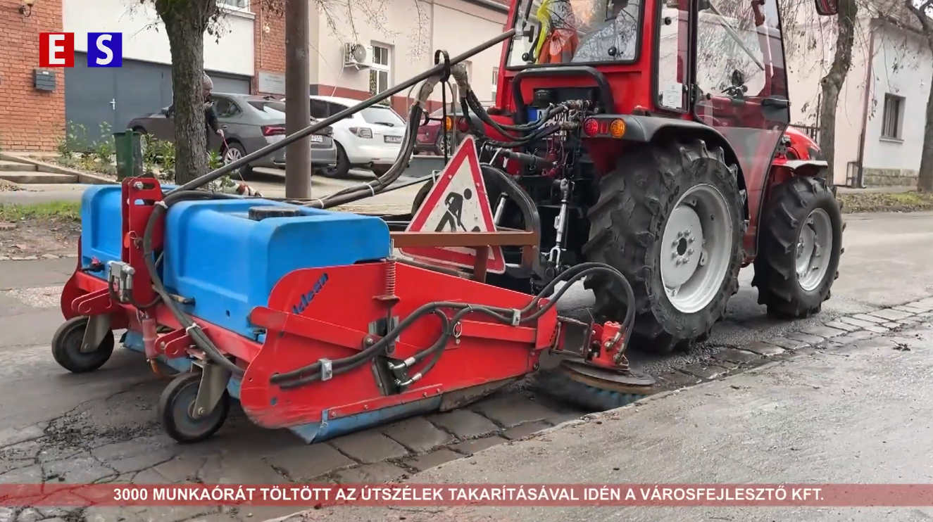 3000 munkaórát töltött az útszélek takarítással idén a Városfejlesztő Kft.