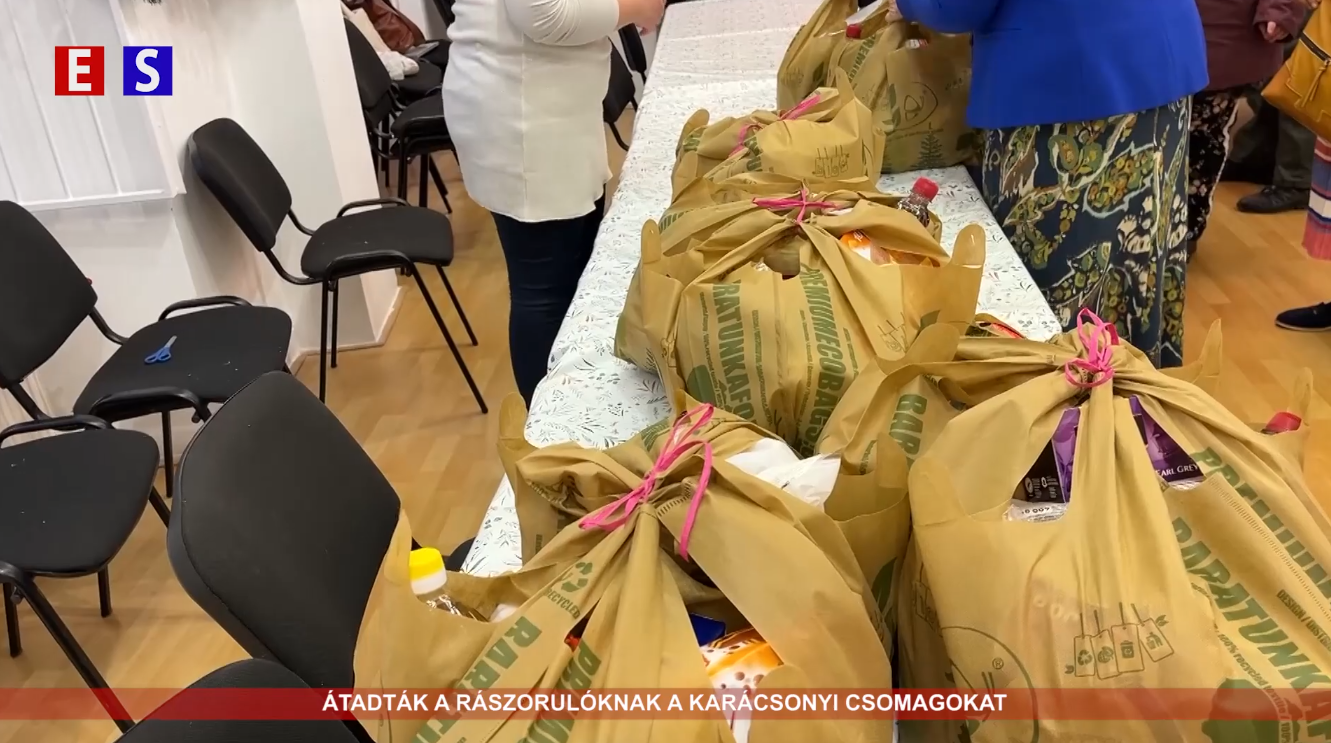 Átadták a rászorulóknak a karácsonyi csomagokat