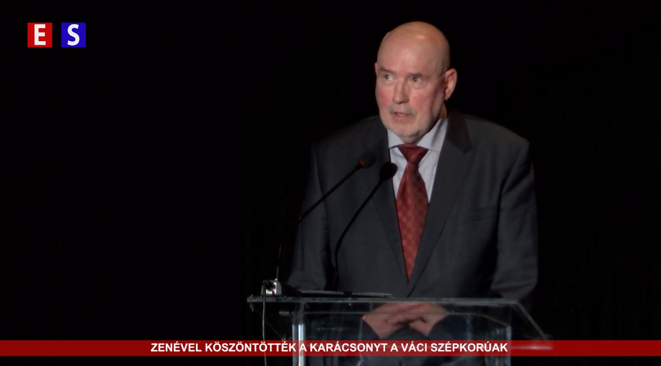 Zenével köszöntötték a karácsonyt a váci szépkorúak