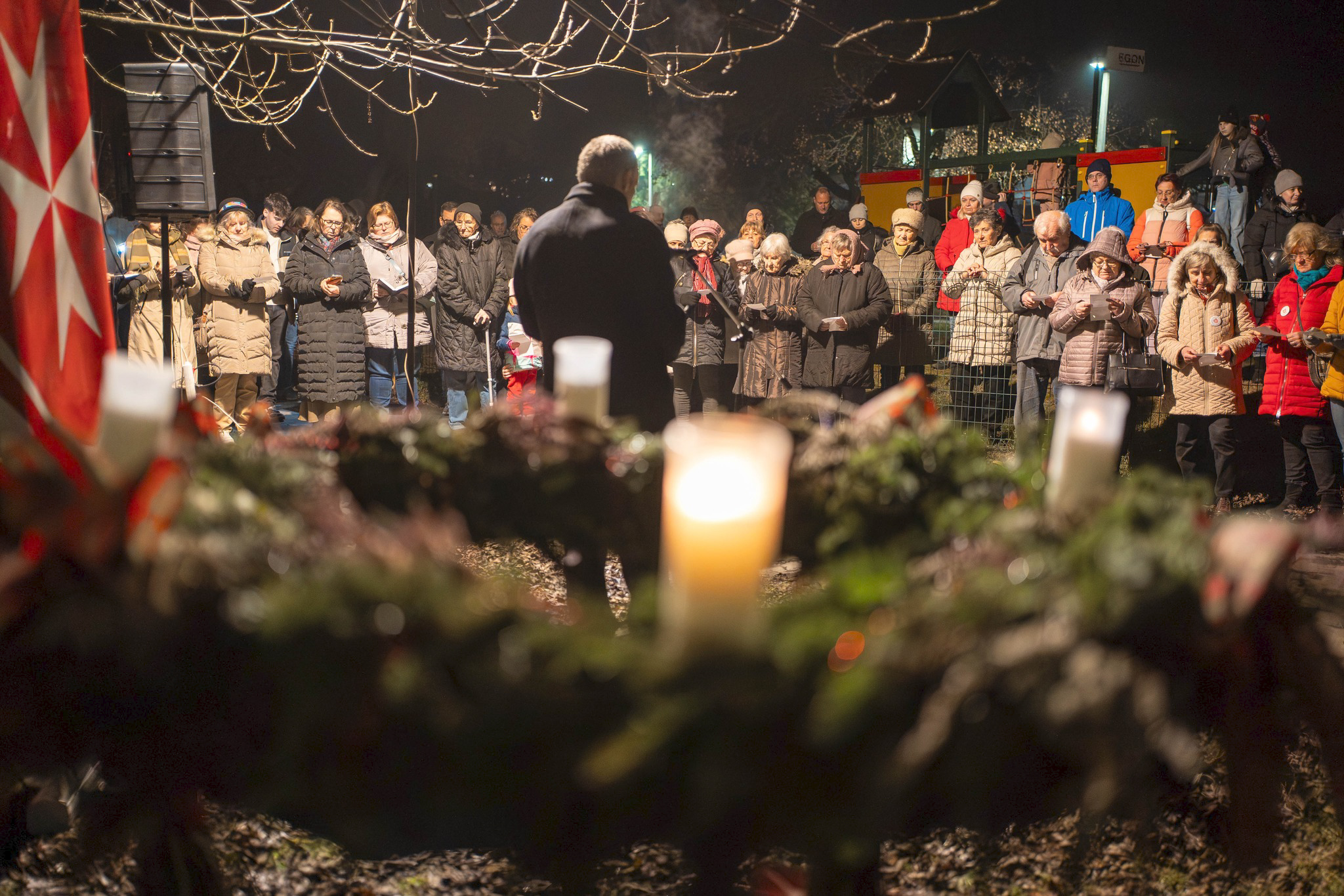 Deákvári KRESZ-parkban is meggyúlt advent második gyertyája