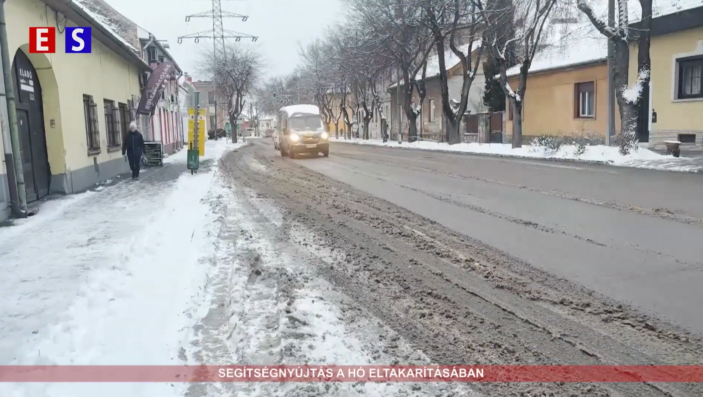 Segítségnyújtás a hó eltakarításában