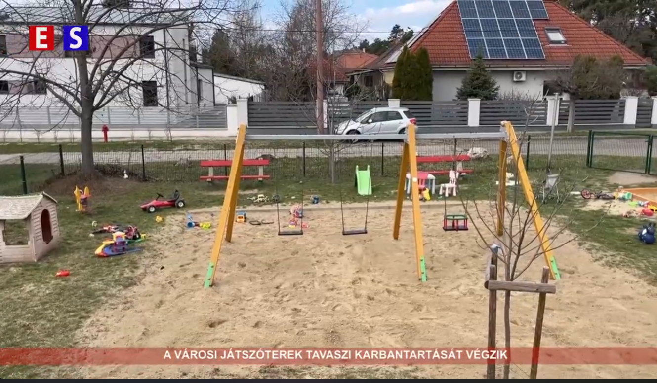 A városi játszóterek tavaszi karbantartását végzik