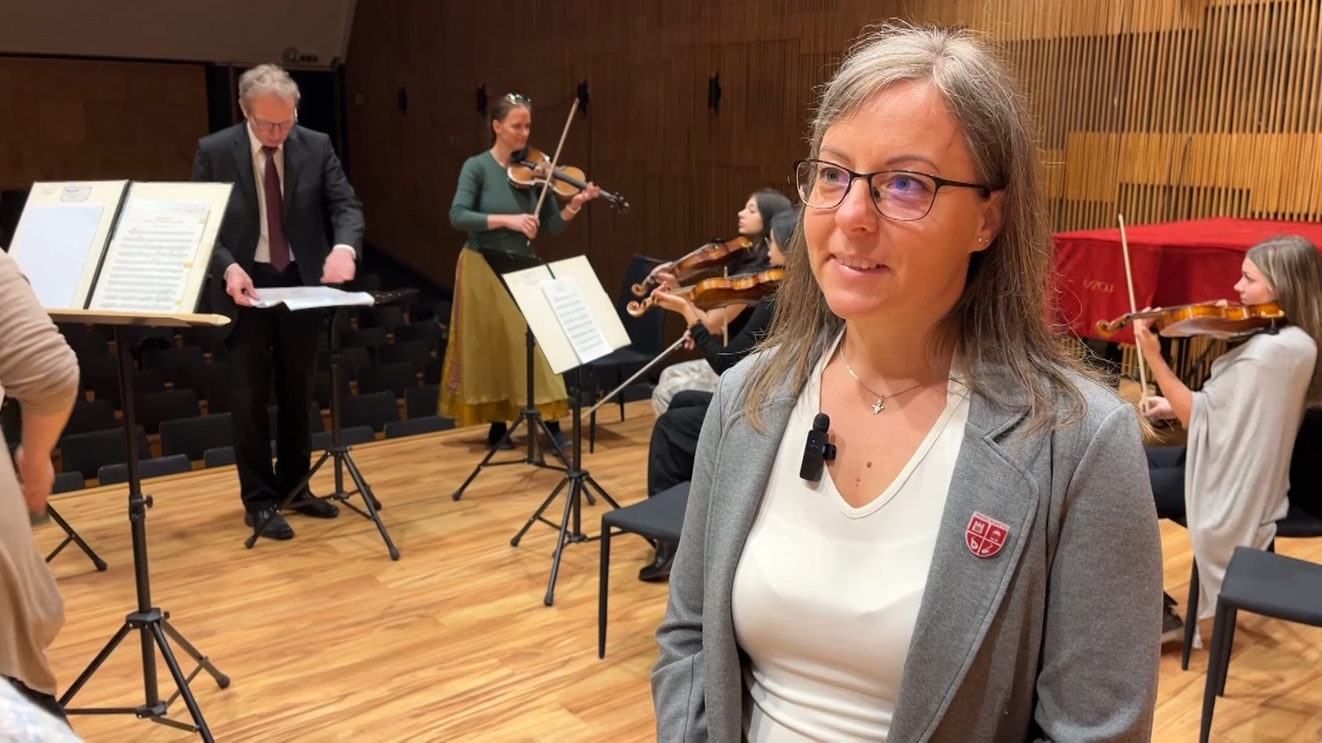 Német diákok érkeztek a váci zeneiskolába – mi is ellátogattunk hozzájuk a Hazai stábjával.